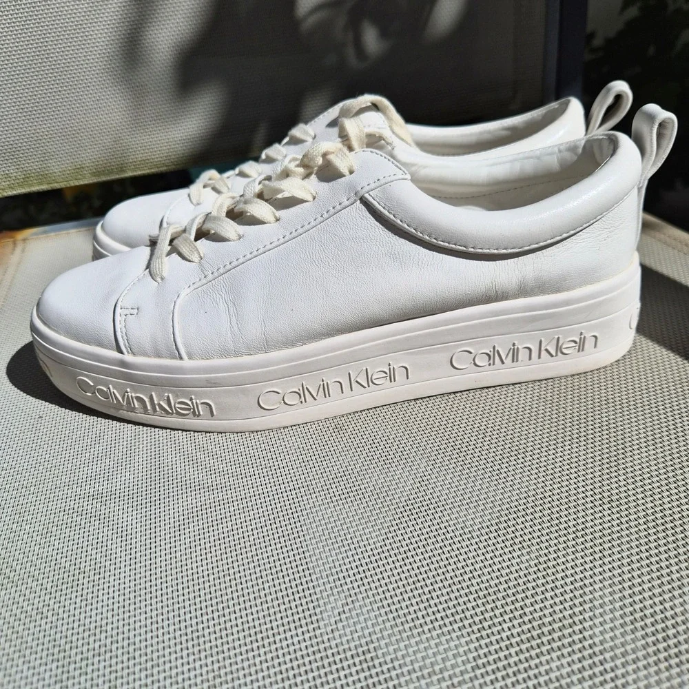 Calvin Klein White Leather Platform Sneakers Embossed Logo Low Top Y2K Preppy
